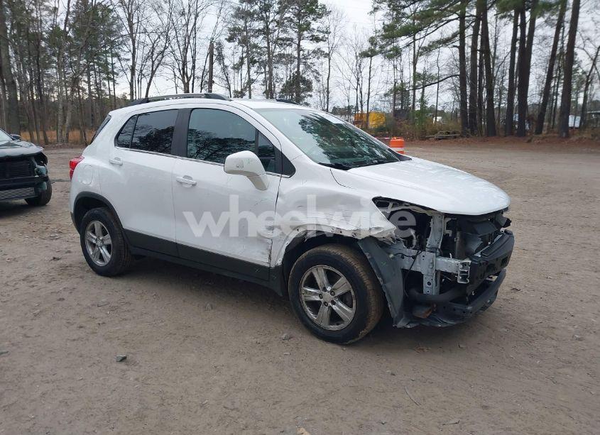 2019 Chevrolet Trax LT (VIN 3GNCJPSB2KL212672) main photo