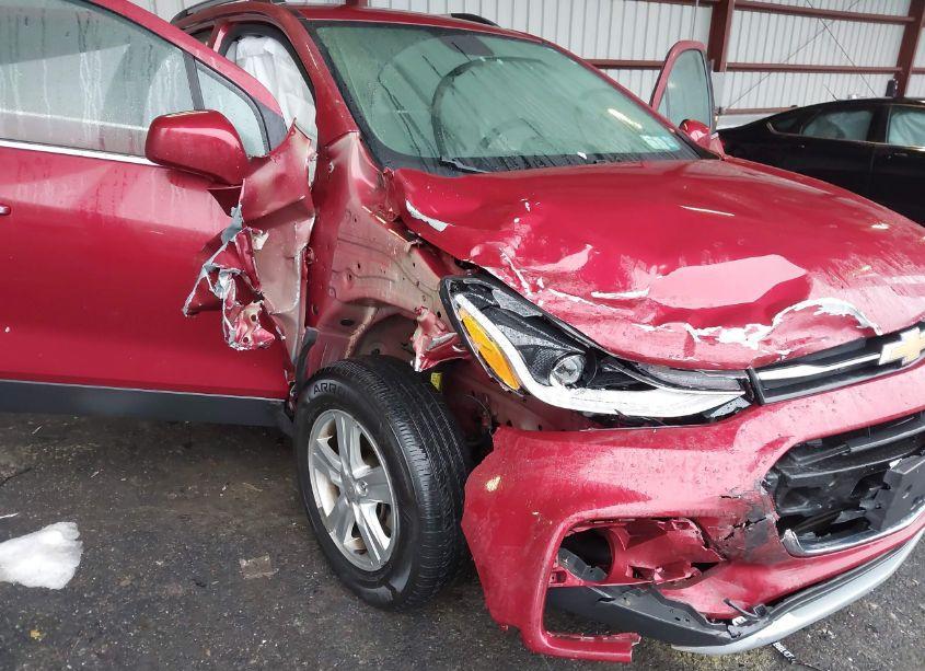 Photo 6 of 2019 Chevrolet Trax LT (VIN 3GNCJPSB2KL258616)