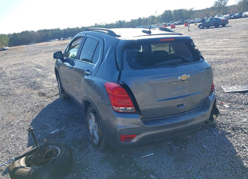 Photo 3 of 2020 Chevrolet Trax AWD LT (VIN 3GNCJPSB2LL258133)