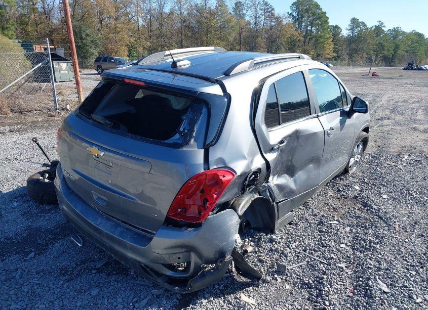 Photo 4 of 2020 Chevrolet Trax AWD LT (VIN 3GNCJPSB2LL258133)