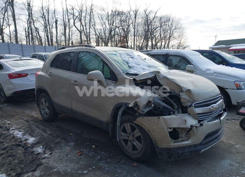 2016 Chevrolet Trax LT (VIN 3GNCJPSB3GL247034) main photo