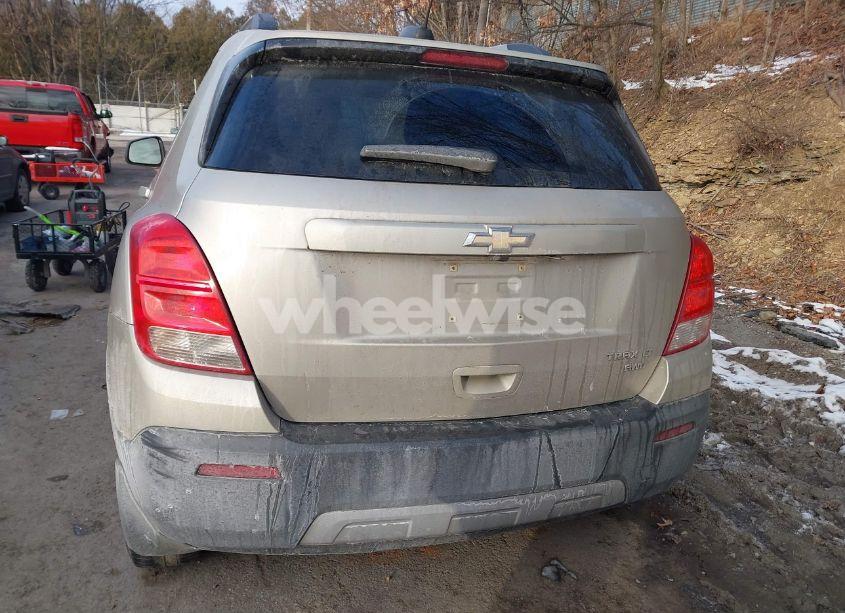 Photo 17 of 2016 Chevrolet Trax LT (VIN 3GNCJPSB3GL247034)