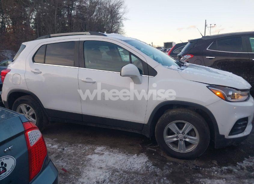 Photo 13 of 2018 Chevrolet Trax LT (VIN 3GNCJPSB3JL155171)
