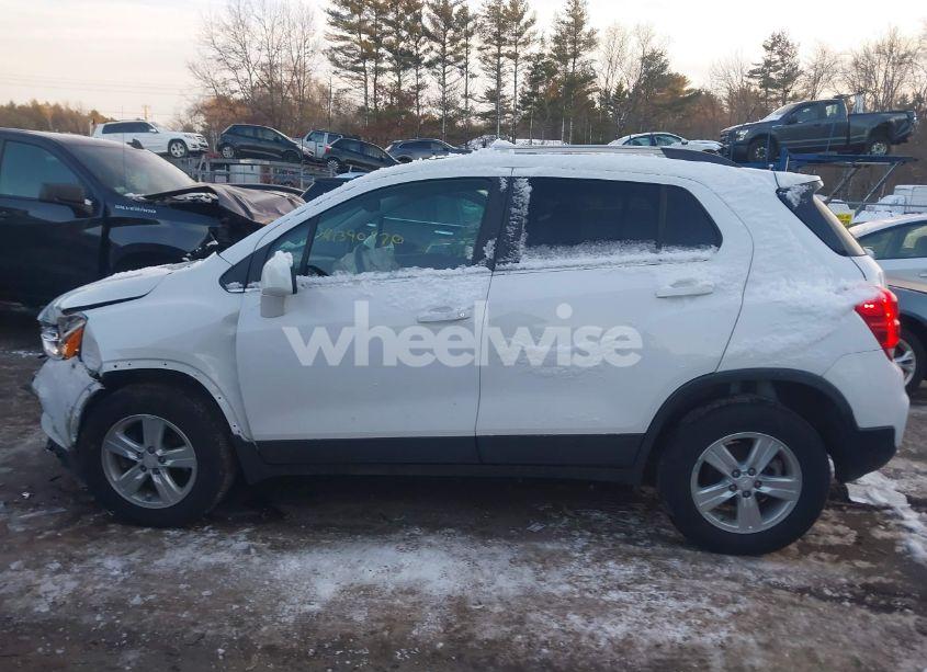 Photo 14 of 2018 Chevrolet Trax LT (VIN 3GNCJPSB3JL155171)