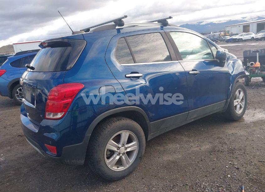 Photo 4 of 2019 Chevrolet Trax LT (VIN 3GNCJPSB3KL167581)