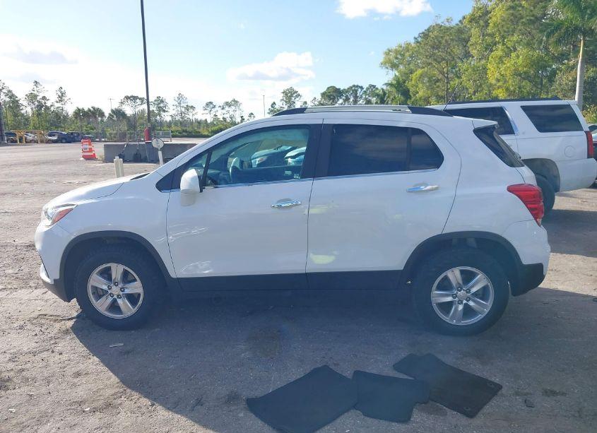 Photo 14 of 2019 Chevrolet Trax LT (VIN 3GNCJPSB3KL221137)