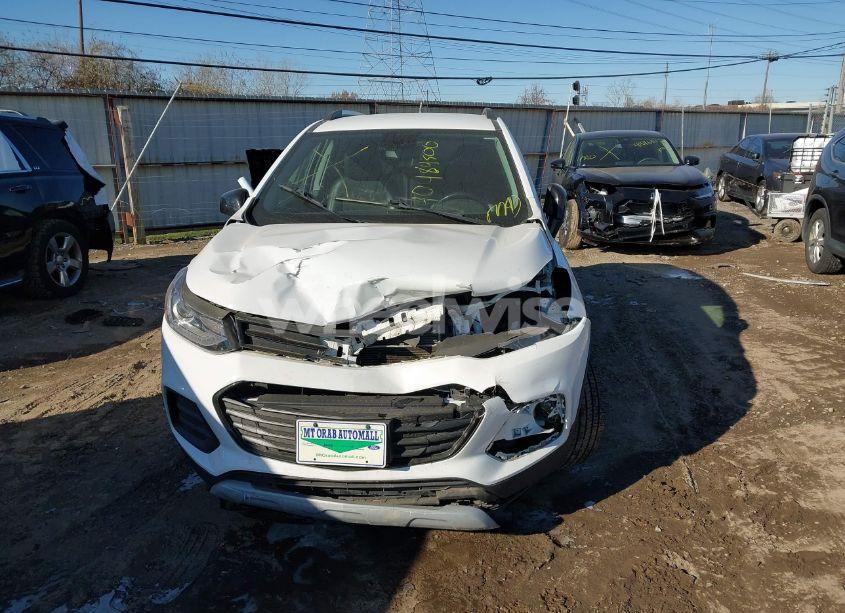 Photo 12 of 2019 Chevrolet Trax LT (VIN 3GNCJPSB3KL227892)