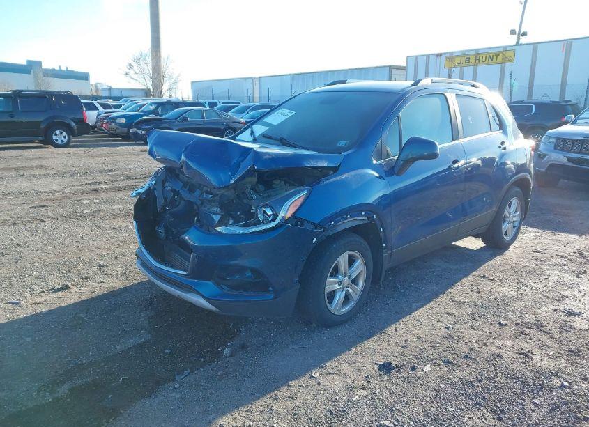 Photo 2 of 2019 Chevrolet Trax LT (VIN 3GNCJPSB3KL254669)