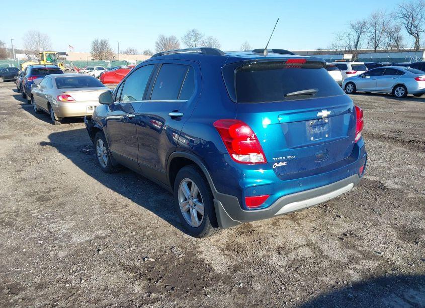 Photo 3 of 2019 Chevrolet Trax LT (VIN 3GNCJPSB3KL254669)