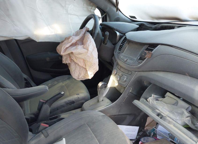 Photo 5 of 2019 Chevrolet Trax LT (VIN 3GNCJPSB3KL254669)