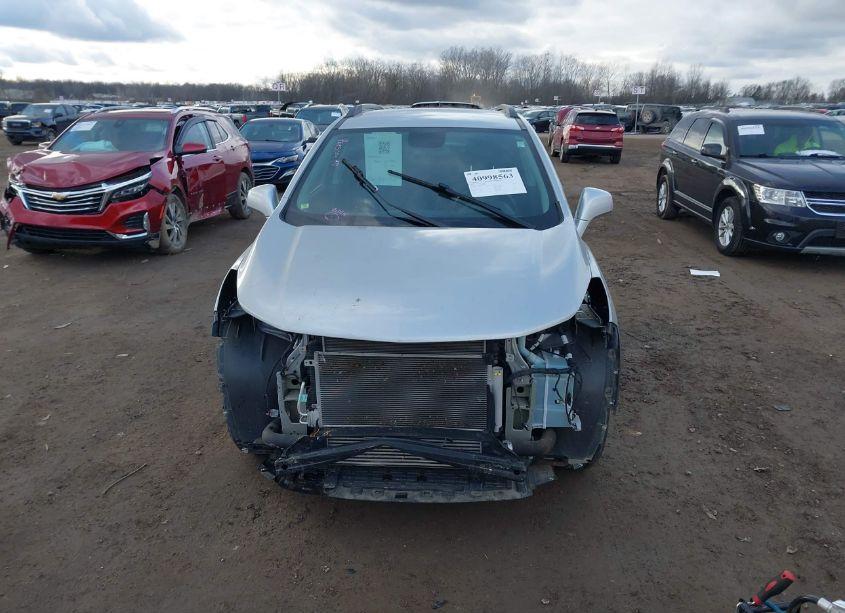 Photo 12 of 2019 Chevrolet Trax LT (VIN 3GNCJPSB3KL287459)