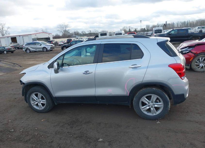 Photo 14 of 2019 Chevrolet Trax LT (VIN 3GNCJPSB3KL287459)