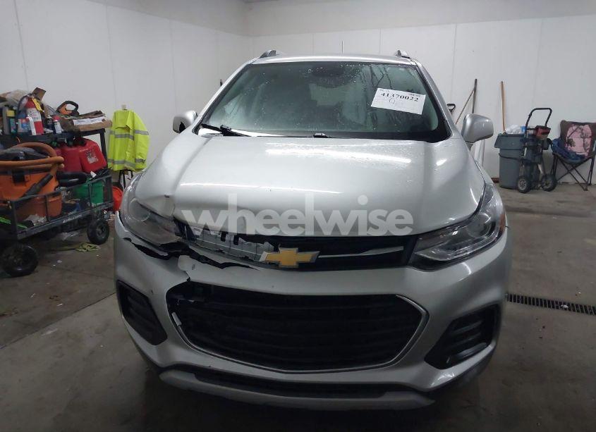 Photo 12 of 2020 Chevrolet Trax AWD LT (VIN 3GNCJPSB3LL173575)