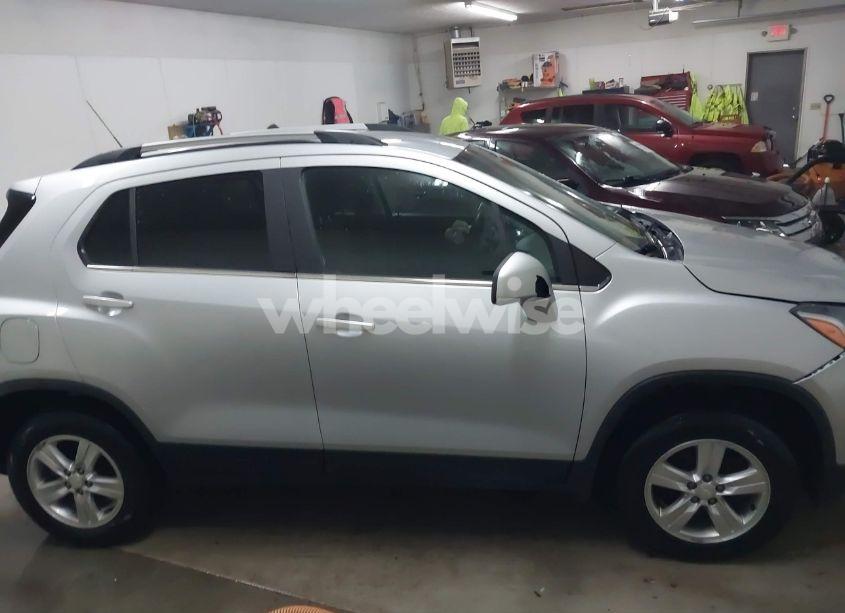 Photo 13 of 2020 Chevrolet Trax AWD LT (VIN 3GNCJPSB3LL173575)