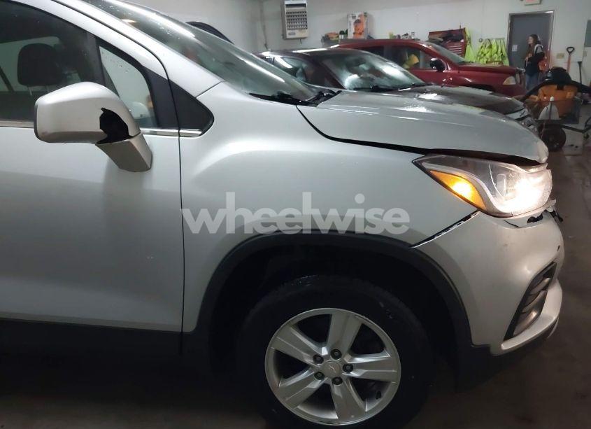 Photo 17 of 2020 Chevrolet Trax AWD LT (VIN 3GNCJPSB3LL173575)
