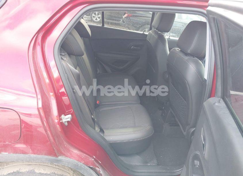 Photo 8 of 2020 Chevrolet Trax AWD LT (VIN 3GNCJPSB3LL188674)