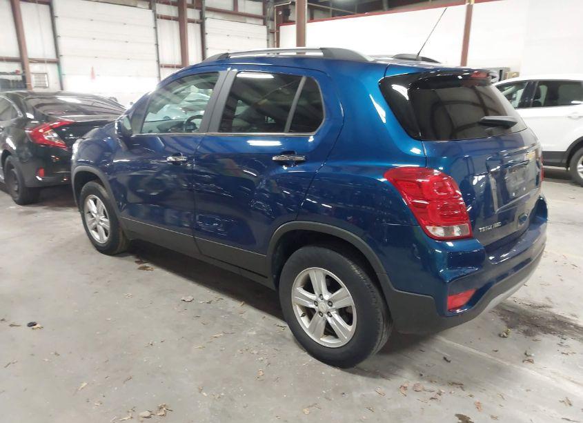 Photo 3 of 2020 Chevrolet Trax AWD LT (VIN 3GNCJPSB3LL215422)
