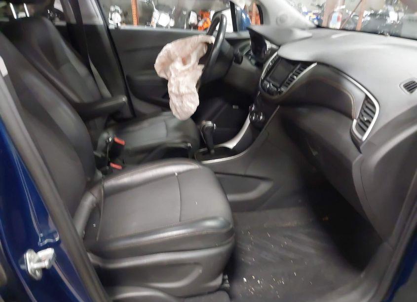 Photo 5 of 2020 Chevrolet Trax AWD LT (VIN 3GNCJPSB3LL215422)