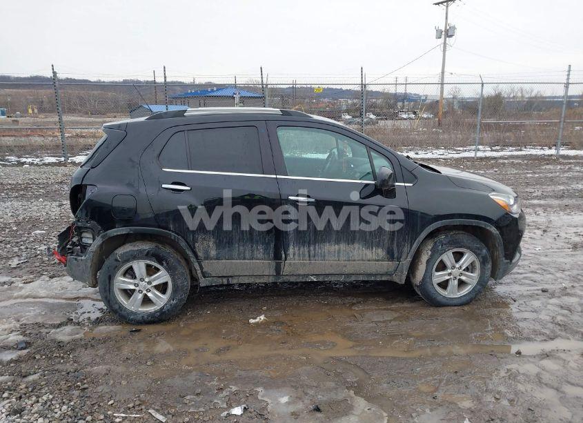 Photo 14 of 2020 Chevrolet Trax AWD LT (VIN 3GNCJPSB3LL334300)