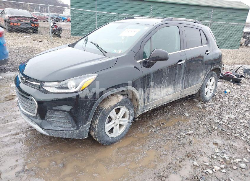 Photo 2 of 2020 Chevrolet Trax AWD LT (VIN 3GNCJPSB3LL334300)
