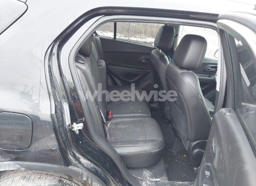 Photo 8 of 2020 Chevrolet Trax AWD LT (VIN 3GNCJPSB3LL334300)