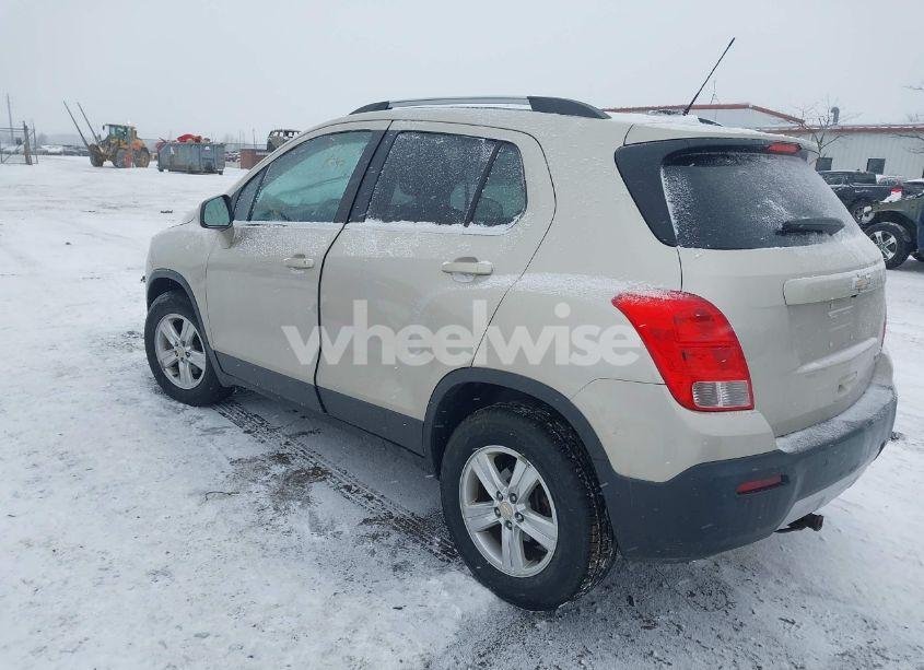 Photo 3 of 2016 Chevrolet Trax 1LT (VIN 3GNCJPSB4GL127243)