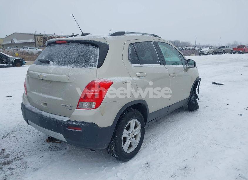 Photo 4 of 2016 Chevrolet Trax 1LT (VIN 3GNCJPSB4GL127243)