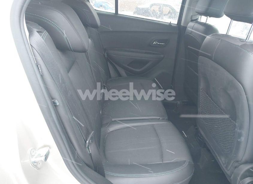 Photo 8 of 2016 Chevrolet Trax 1LT (VIN 3GNCJPSB4GL127243)