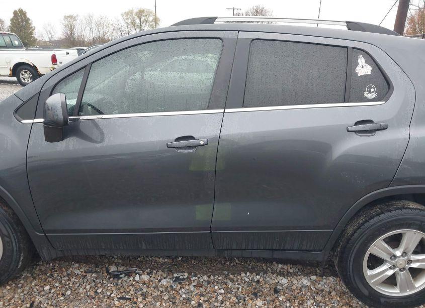 Photo 13 of 2016 Chevrolet Trax LT (VIN 3GNCJPSB4GL154264)