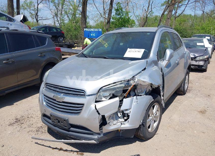 Photo 2 of 2016 Chevrolet Trax LT (VIN 3GNCJPSB4GL173302)