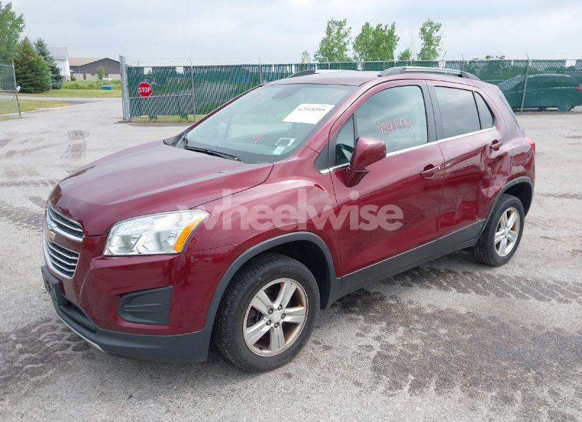 Photo 2 of 2016 Chevrolet Trax LT (VIN 3GNCJPSB4GL222580)