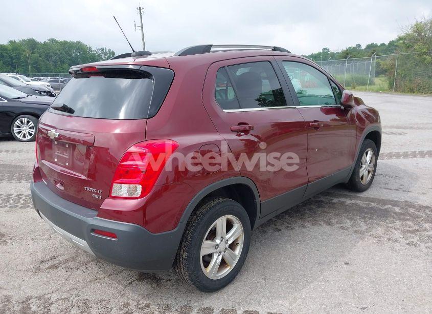 Photo 4 of 2016 Chevrolet Trax LT (VIN 3GNCJPSB4GL222580)