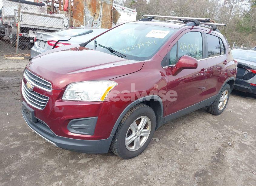 Photo 2 of 2016 Chevrolet Trax LT (VIN 3GNCJPSB4GL240478)