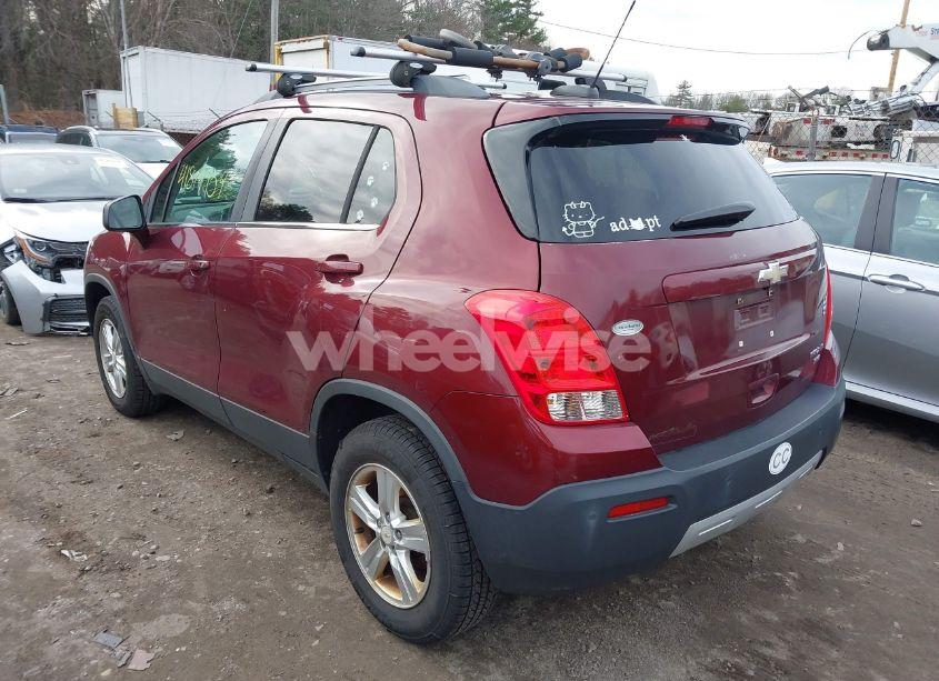 Photo 3 of 2016 Chevrolet Trax LT (VIN 3GNCJPSB4GL240478)