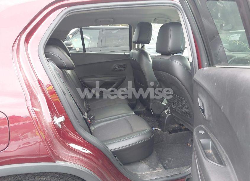 Photo 8 of 2016 Chevrolet Trax LT (VIN 3GNCJPSB4GL240478)