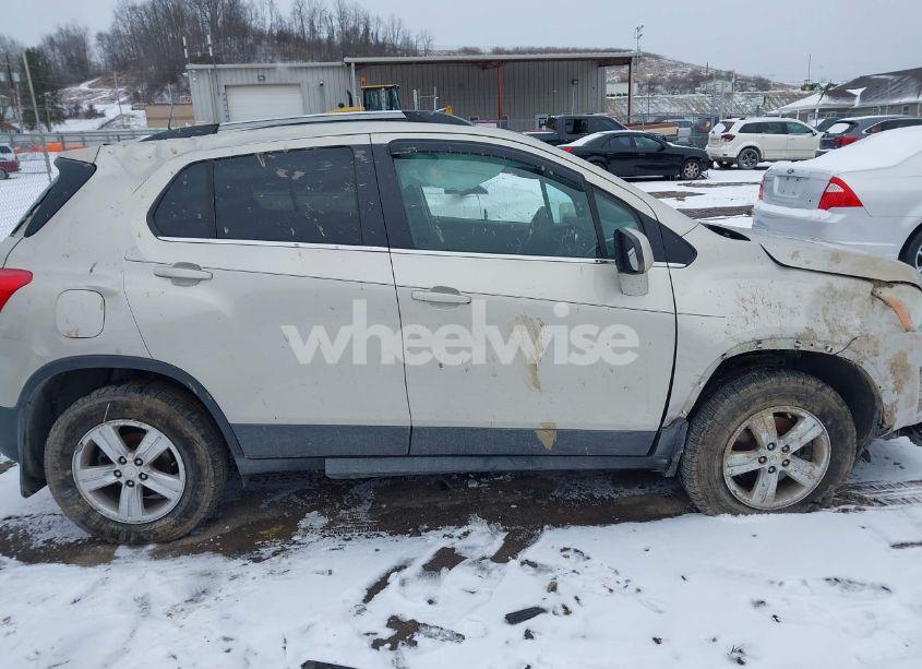 Photo 13 of 2016 Chevrolet Trax LT (VIN 3GNCJPSB4GL262447)