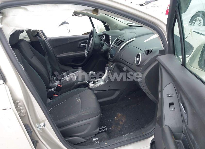 Photo 5 of 2016 Chevrolet Trax LT (VIN 3GNCJPSB4GL262447)