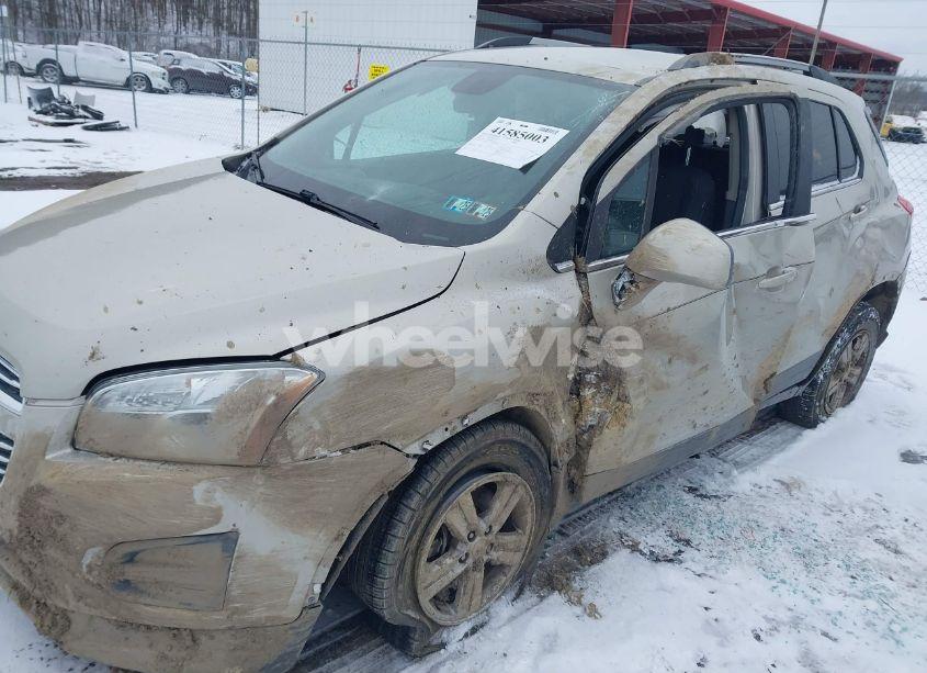 Photo 6 of 2016 Chevrolet Trax LT (VIN 3GNCJPSB4GL262447)