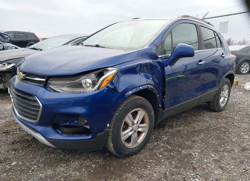 Photo 2 of 2017 Chevrolet Trax LT (VIN 3GNCJPSB4HL216764)
