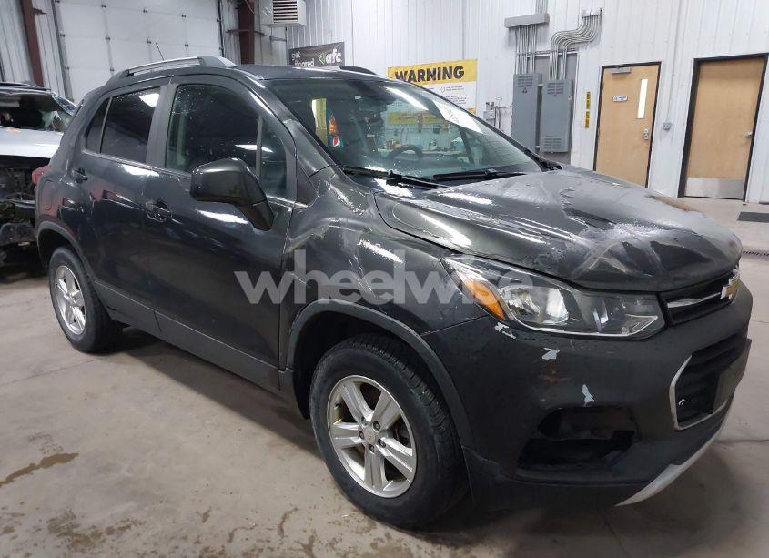 2017 Chevrolet Trax LT (VIN 3GNCJPSB4HL225450) main photo
