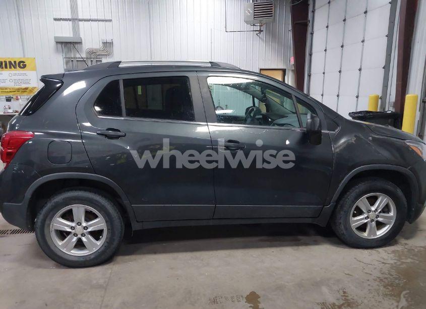 Photo 13 of 2017 Chevrolet Trax LT (VIN 3GNCJPSB4HL225450)