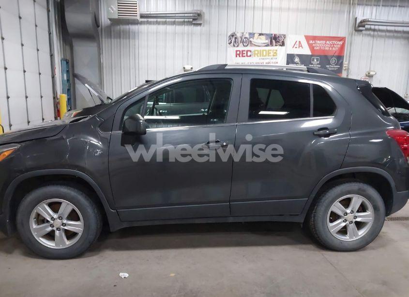 Photo 14 of 2017 Chevrolet Trax LT (VIN 3GNCJPSB4HL225450)