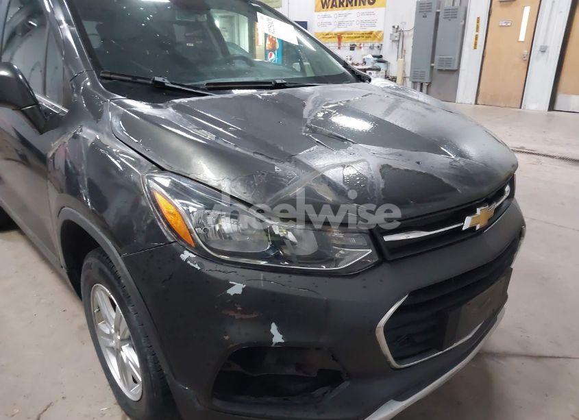 Photo 6 of 2017 Chevrolet Trax LT (VIN 3GNCJPSB4HL225450)