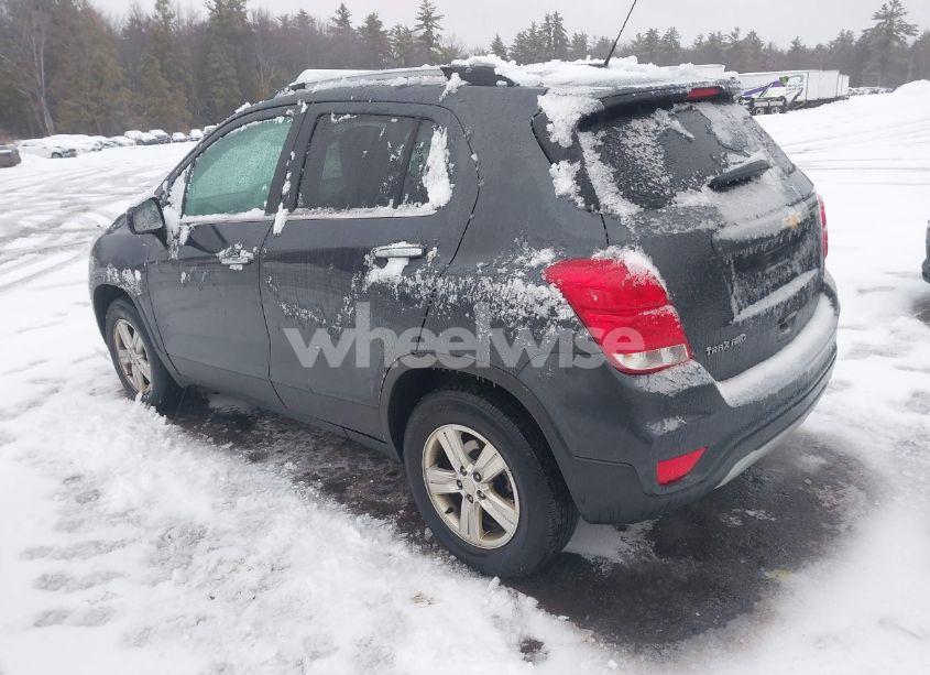 Photo 3 of 2017 Chevrolet Trax LT (VIN 3GNCJPSB4HL231426)