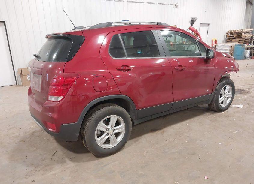 Photo 4 of 2019 Chevrolet Trax LT (VIN 3GNCJPSB4KL262084)