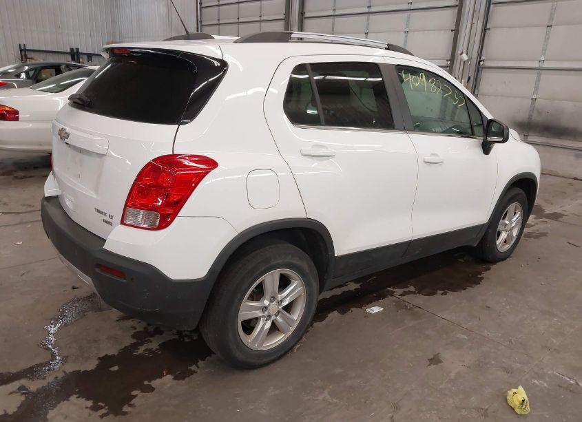 Photo 4 of 2016 Chevrolet Trax LT (VIN 3GNCJPSB5GL184969)