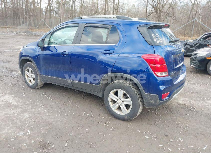 Photo 3 of 2017 Chevrolet Trax LT (VIN 3GNCJPSB5HL145896)