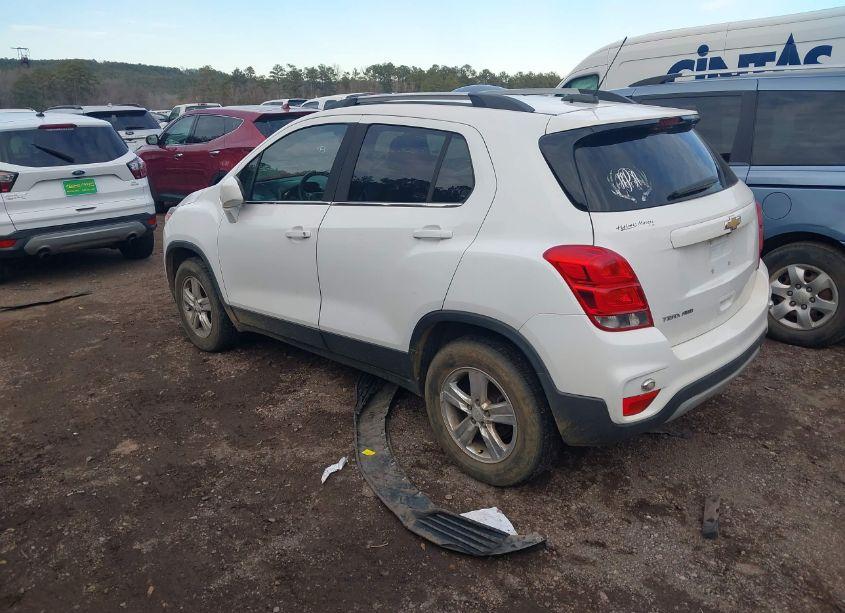 Photo 3 of 2018 Chevrolet Trax LT (VIN 3GNCJPSB5JL161036)