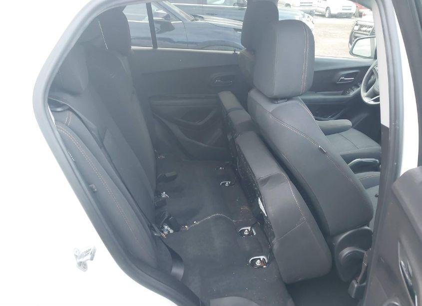 Photo 8 of 2018 Chevrolet Trax LT (VIN 3GNCJPSB5JL161036)