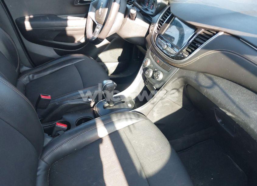 Photo 5 of 2018 Chevrolet Trax LT (VIN 3GNCJPSB5JL202264)